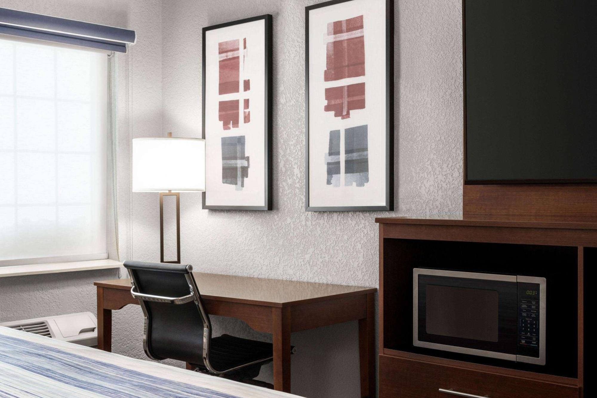 Americinn By Wyndham Williamsburg Exterior photo